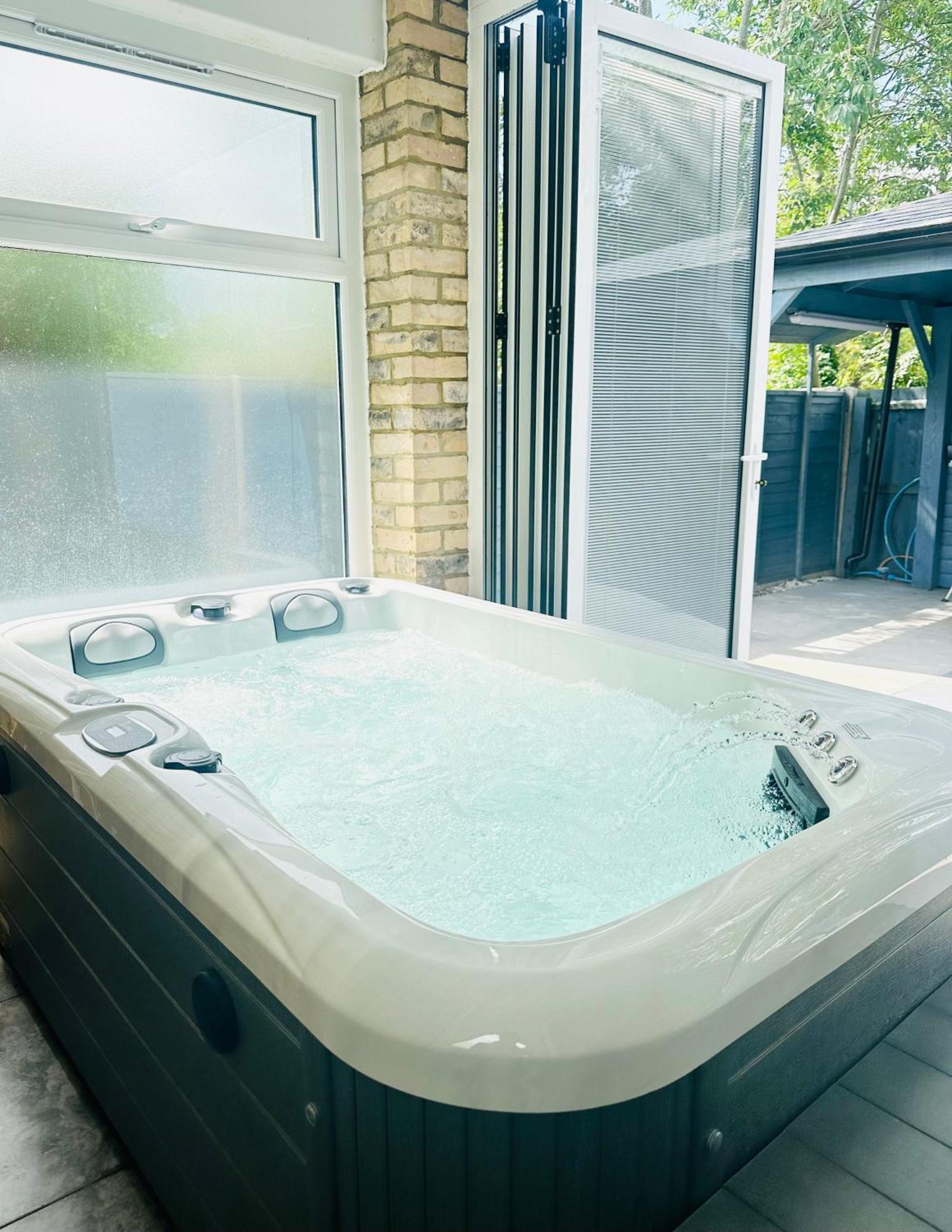 Deluxe Bungalow Cambridge-i reptér Kültér fotó